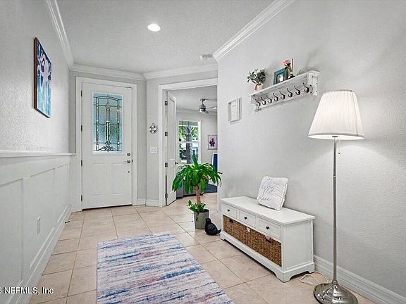 3rd image of 56 PARK FRONT Lane
