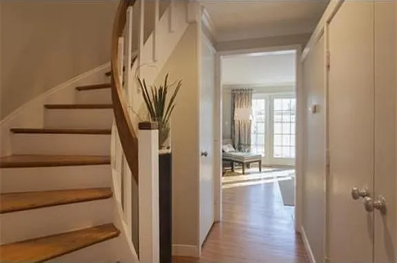 11 Oak St #2 — Photo 2