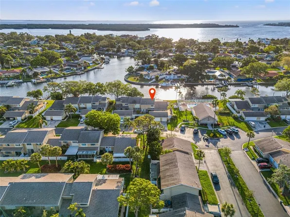6447 Cape Hatteras Way NE APT 3, Saint Petersburg, FL 33702