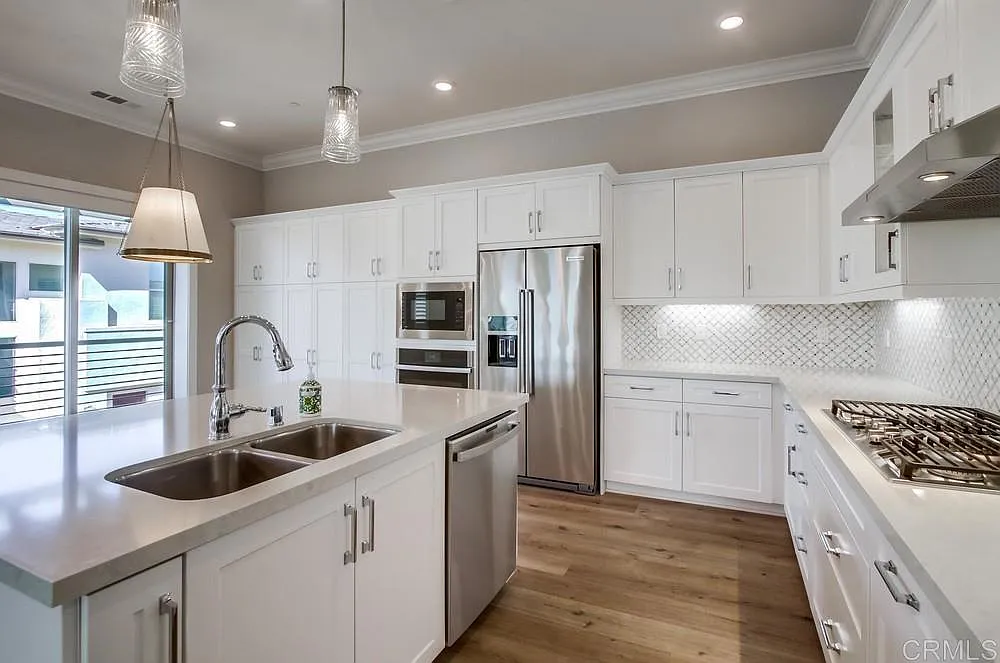 2 bed, 2.5 bath, 1787 sqft, $4,250 — Photo 4
