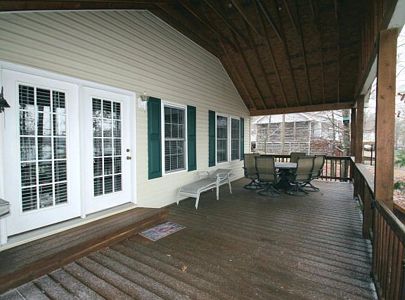3rd image of 165 Clearwater Ln