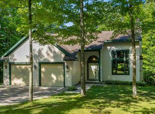 4571 Lintlong Rd, Petoskey, MI 49770