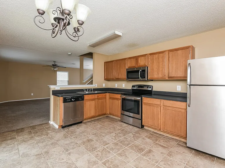 949 Canary Dr — Photo 9