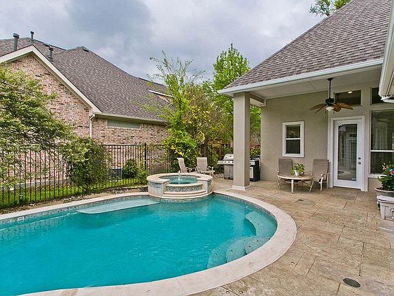 3rd image of 1717 Pembroke Ln
