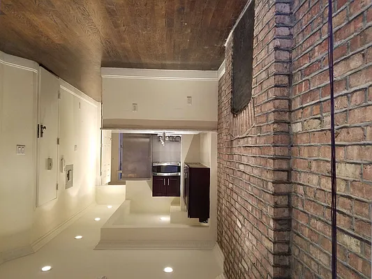 Rented by OGI Management | media 15