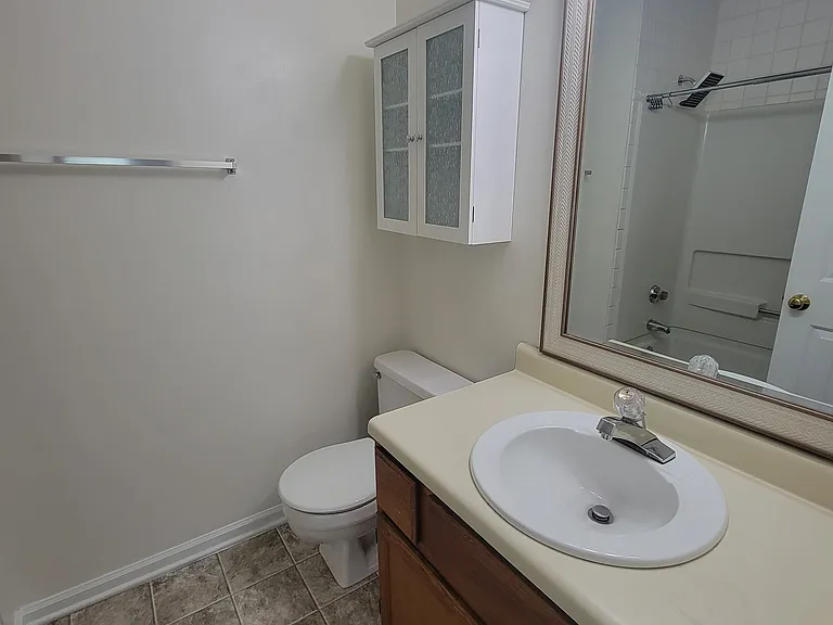 1645 Claiborne Ct — Photo 11