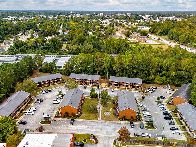 Arlington Pointe — Photo 12