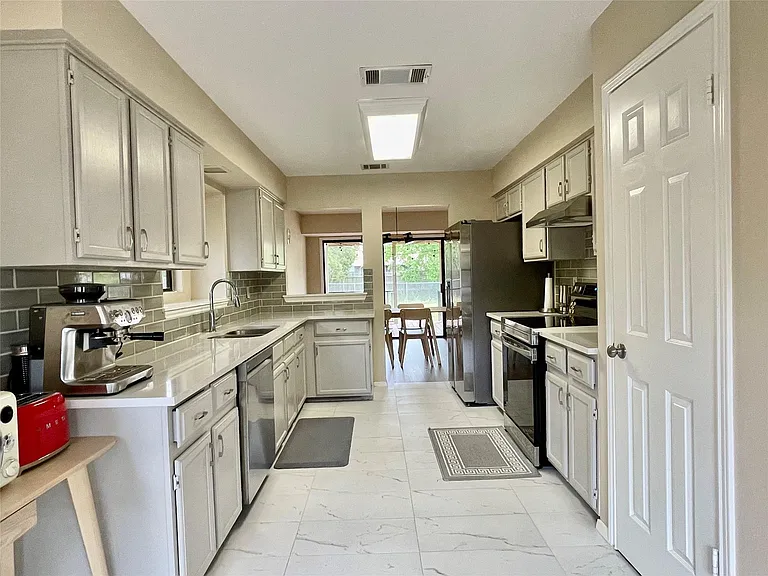 8905 Bridgewood Trl — Photo 8