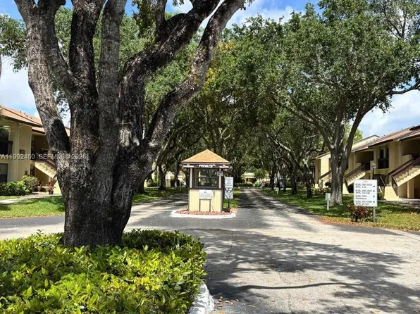 1969 SW 15th St APT 93, Deerfield Beach, FL 33442