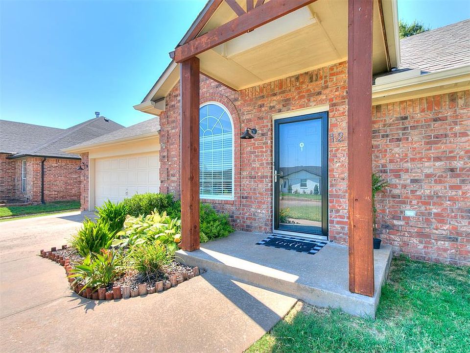 1st image of 121 Meadows Ln