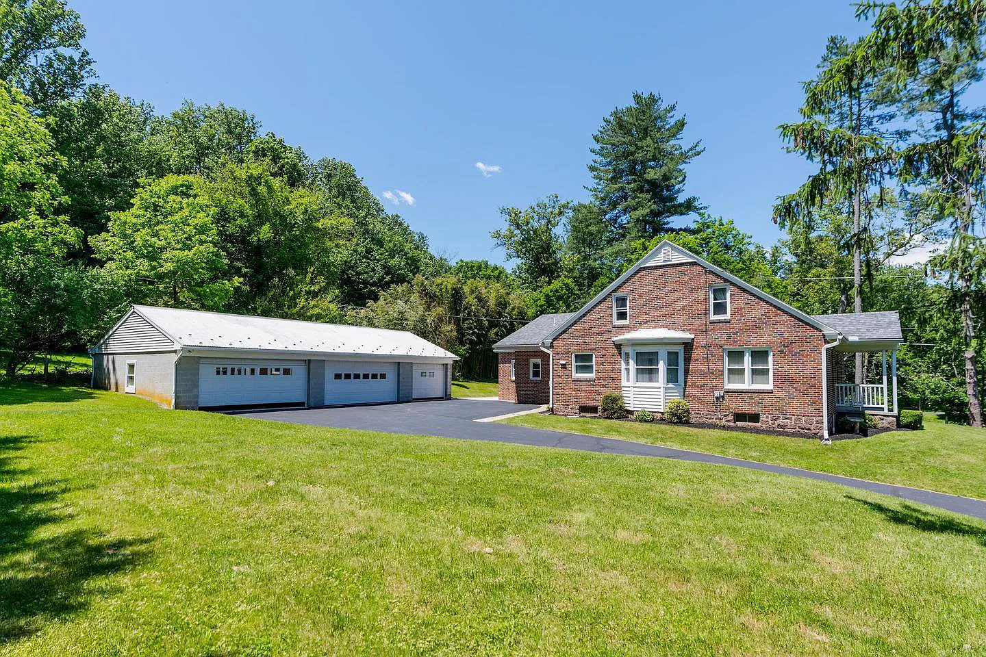 3 bed, 1.5 bath, 2146 sqft, $1,995 — Photo 4