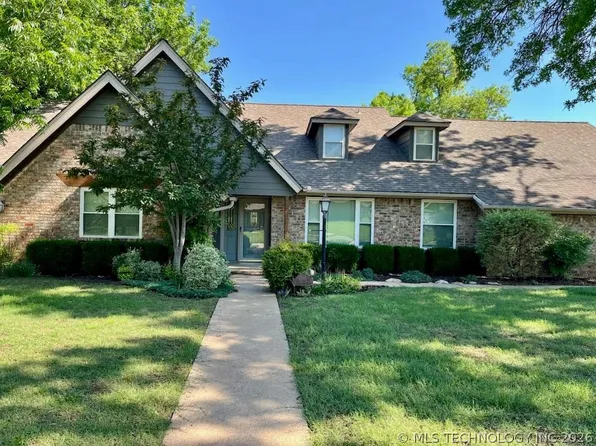 2995 E 56th Pl, Tulsa, OK 74105