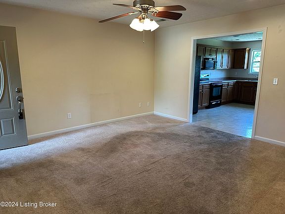 4th image of 132 Twin Lakes Dr #B
