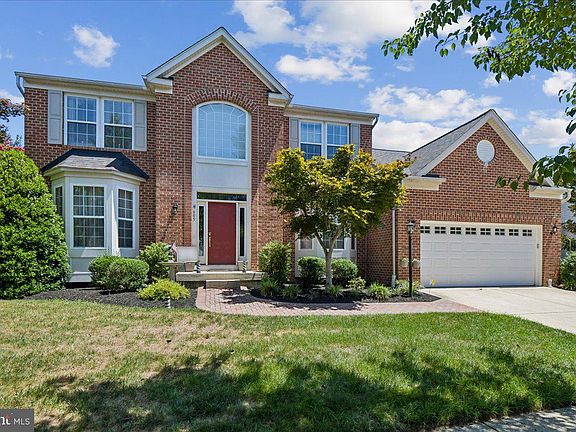 2nd image of 605 Lighthouse Landing Ln
