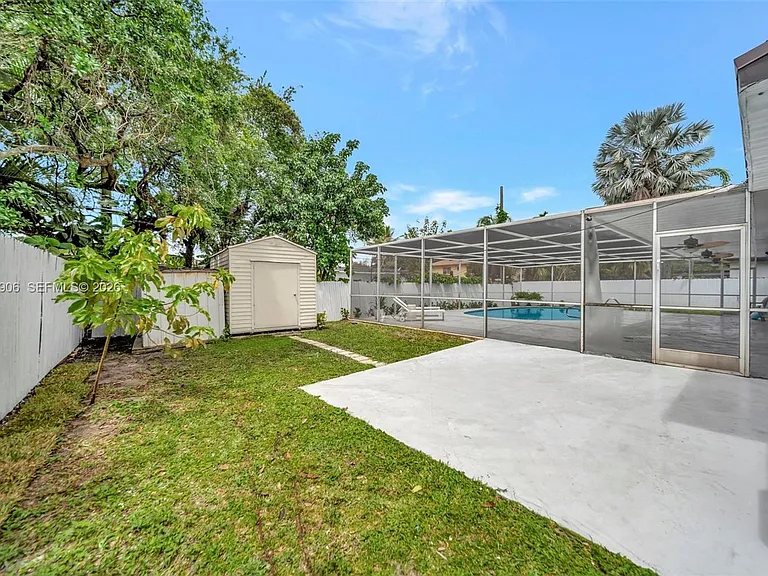 15010 NE 7th Ave #0 — Photo 3