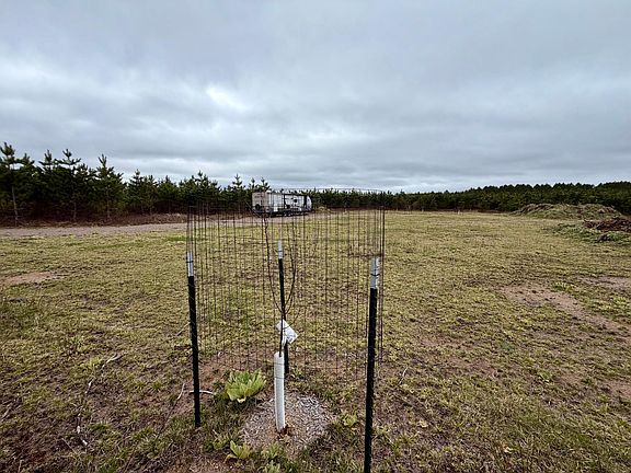 3rd image of 2325 Lund Rd