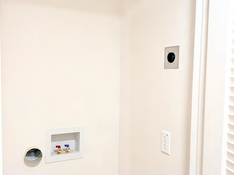 4937 S Cherry Ave — Photo 11
