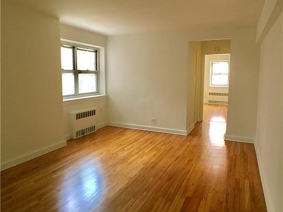 3rd image of 13530 82nd Dr APT 3L