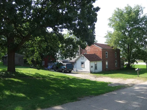 207 N Main St, Albany, IL 61230