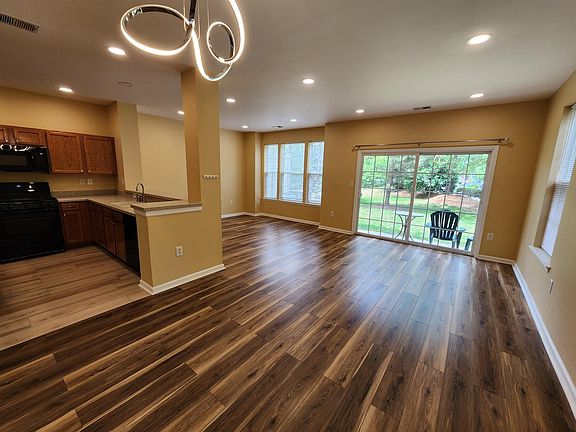 5th image of 286 Riverwalk Way #O163