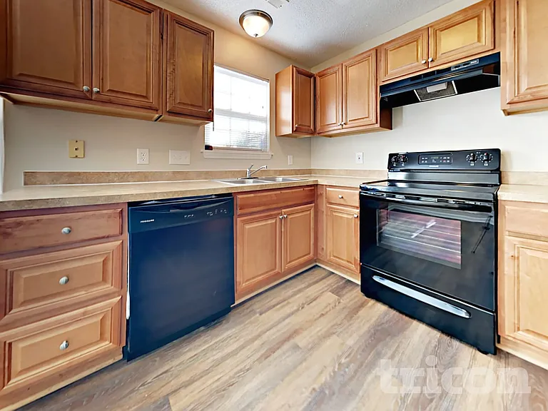 1701 Gordon Walters Dr — Photo 4