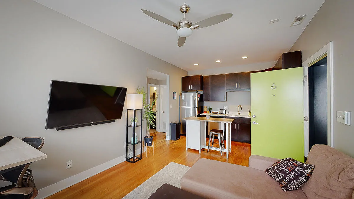 1 bed, 450 sqft, $1,285 — Photo 3