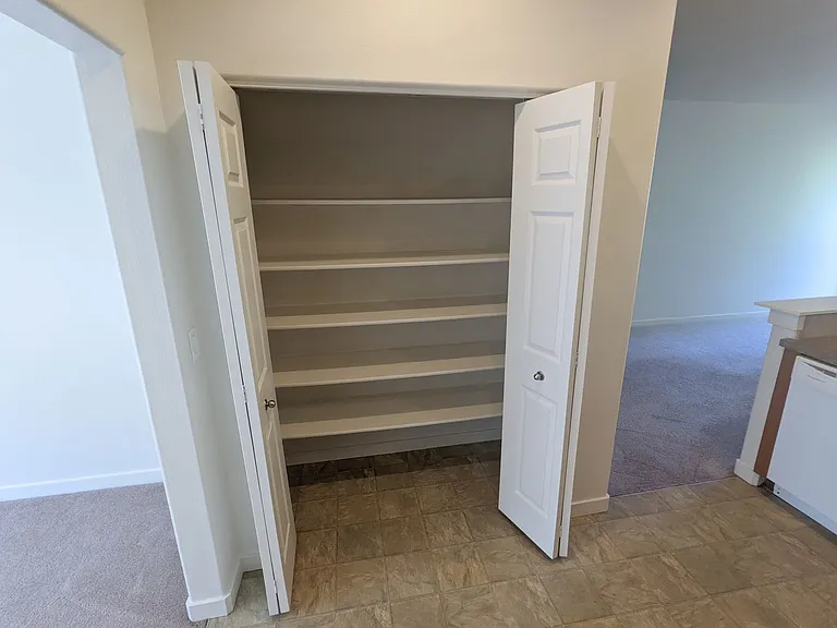 Halsey East Townhomes — Photo 16