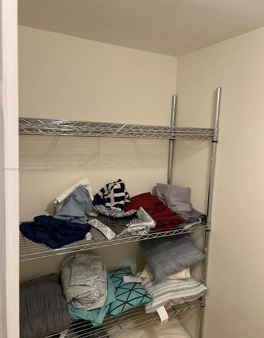 Sea Air Towers Condo — Photo 4
