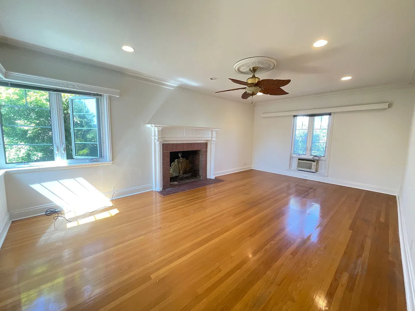 10974 Strathmore Drive — Photo 3