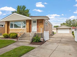 4858 Wick Dr, Oak Lawn, IL 60453