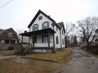 1033 Spafford Ave, Rockford, IL 61107