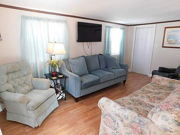 2nd image of 1208 Lee St Lot 3