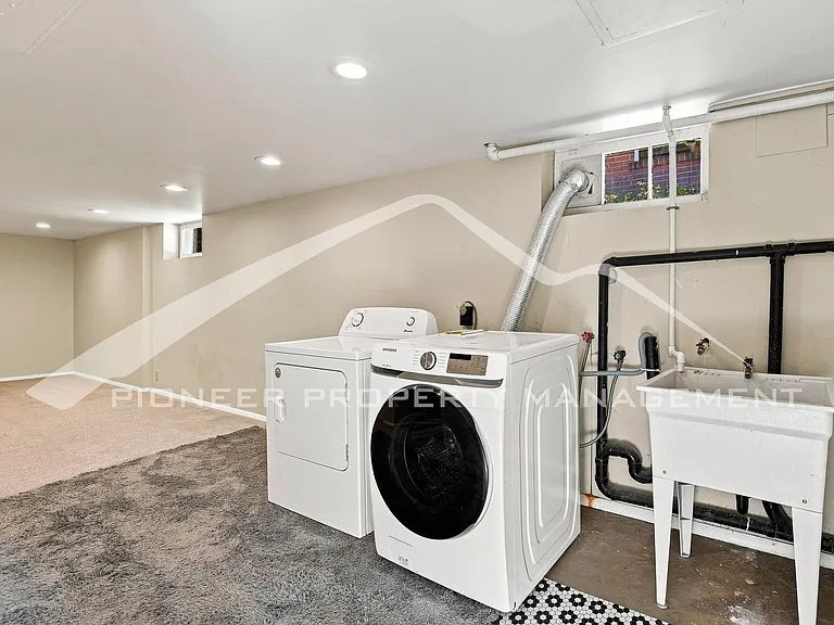 427 S Washington St — Photo 25