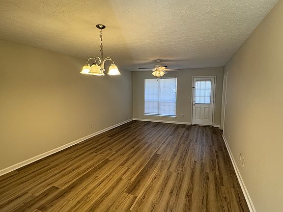 4th image of 6208 Cross Tie Ct APT B