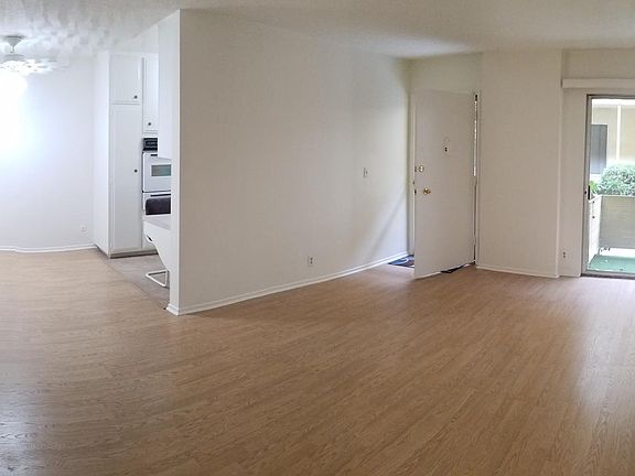 2nd image of 1434 N Fuller Ave APT 2