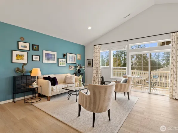 18560 NE 57th Street, Redmond, WA 98052