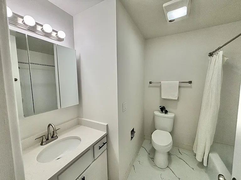 Sundale Townhomes — Photo 49