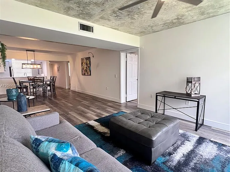 1705 Whitehall Dr #403 — Photo 4