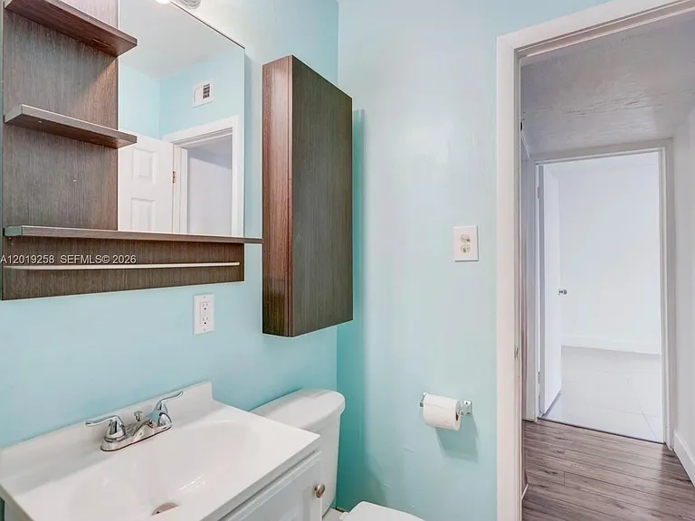 9994 SW 39th Ter — Photo 2