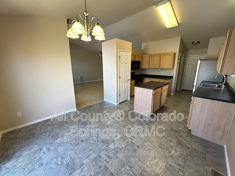 1305 Lords Hill Dr — Photo 20