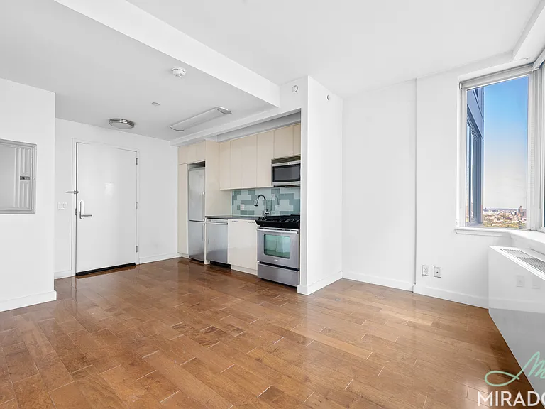 80 Dekalb Ave #18H — Photo 10