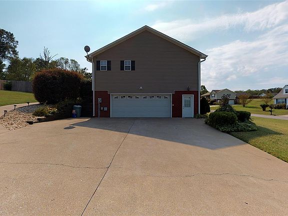 4th image of 241 Farmingdale Pl SE