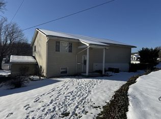 391 W Franklin St, Nelsonville, OH 45764