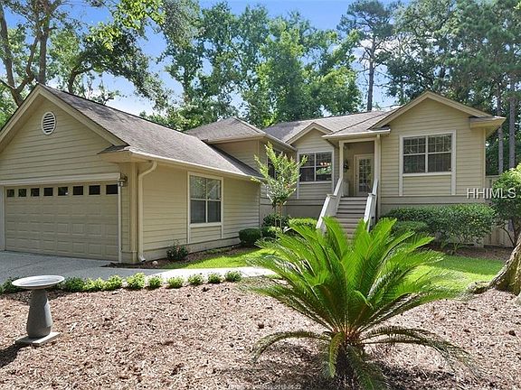 2nd image of 7 Evergreen Ln