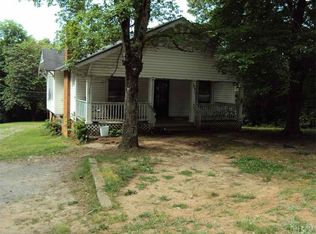 703 7th Ave SW, Hickory, NC 28602