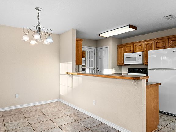 5th image of 125 Satch Dr #A