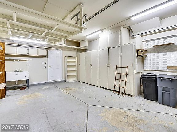 4th image of 6880 Rolling Creek Way