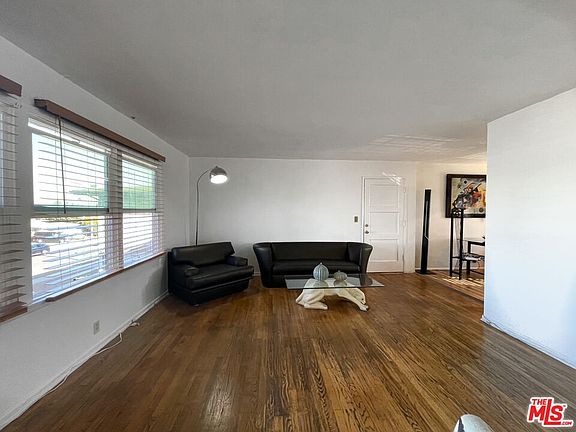 4th image of 3316 3/4 W 77th St