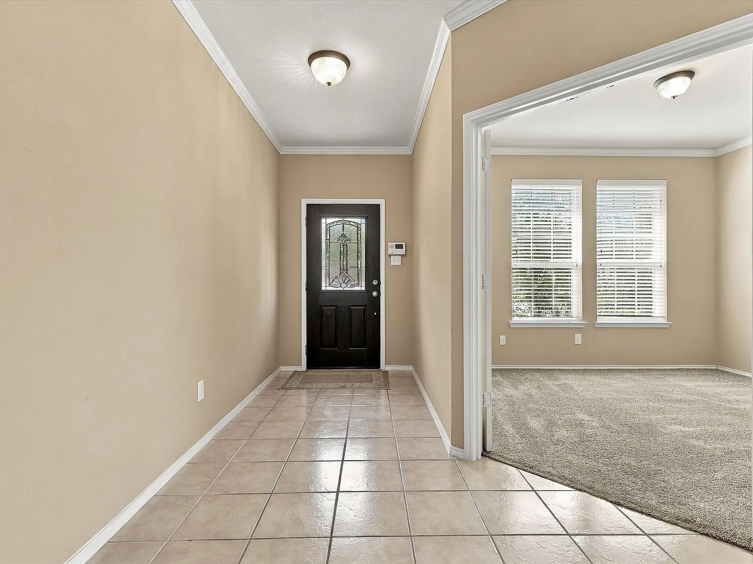 3 bed, 2098 sqft, $2,400 — Photo 3
