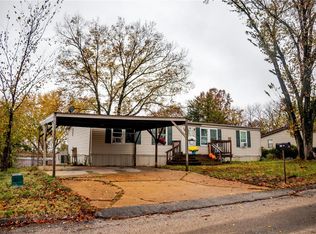 201 Arborview Dr, Villa Ridge, MO 63089